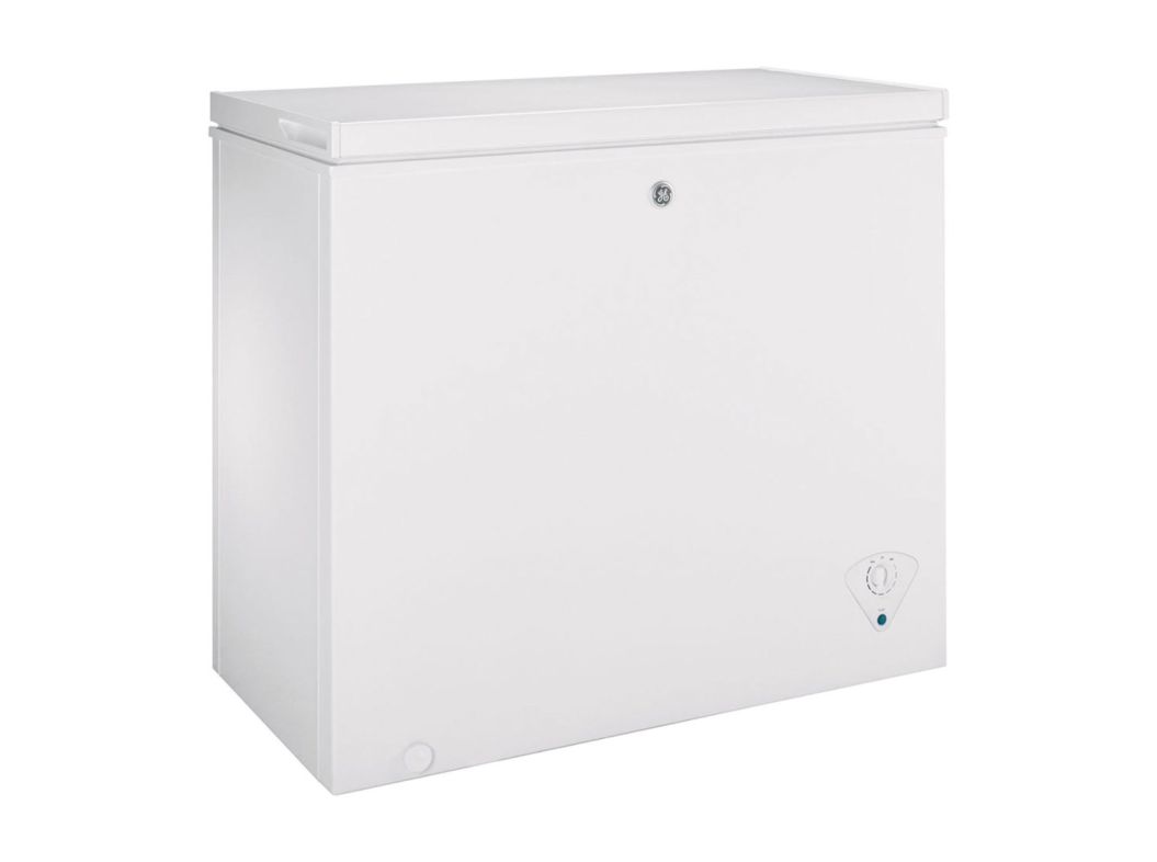 GE White 7.0 Cubic Foot Chest Freezer - GECHST07